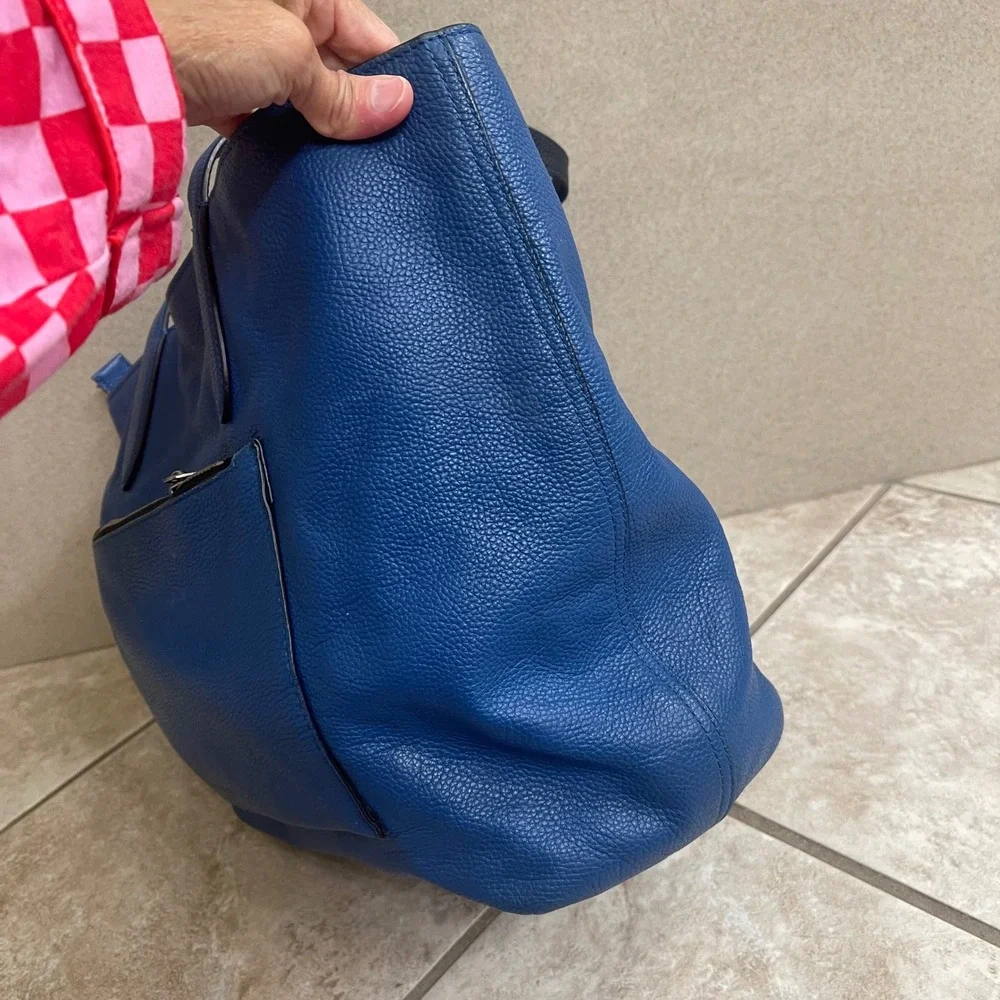 Coach Cobalt Blue Pebbled Leather Tote Bag Large Shoulder Bag  no hang tag